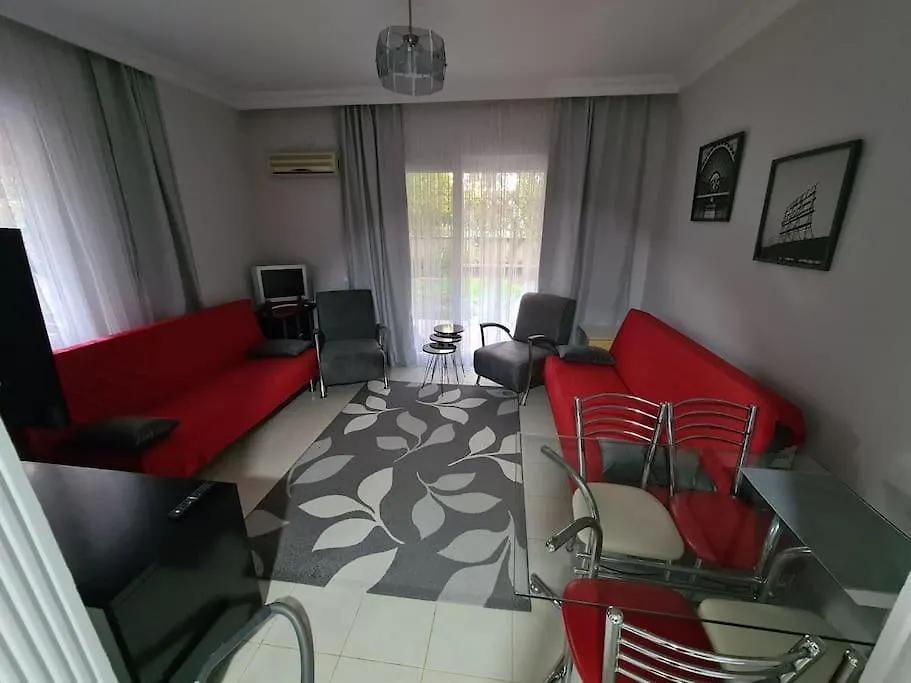 Karpuzkaldlran Karslsl Muestakil Girisli Bahceli Apartment Antalya